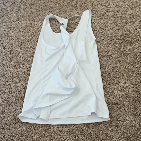 Tie back work out shirt - Picture 4 of 4